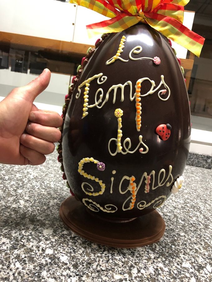 Oeuf de Pâques offert par Eric Sarrauste parrain de Thomas  partagé par le public de la conférence du 24/03/2019
Chocolaterie La Cigale 47600 Nérac